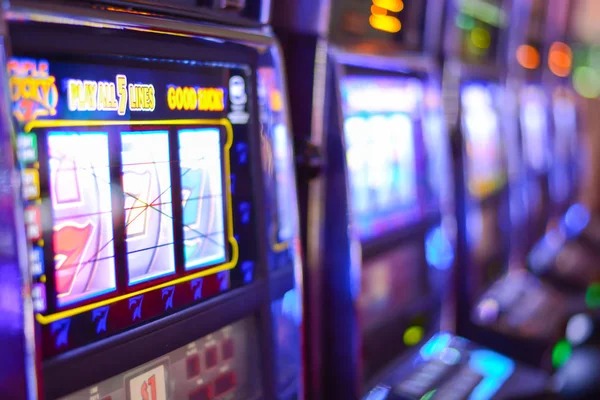 jitu toto mobile app interface showing live-dealer blackjack table